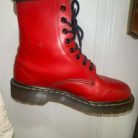 Unisex M5/W7 Made in England Dr Martens Red, The Orginal - Picture 6 of 8